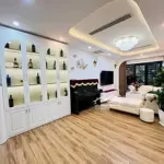 Bán chung cư hà nội center point 27 lê văn lương,diện tích80m, thiết kế 3 phòng ngủ, đủ đồ chỉ việc về ở