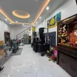 Bán gấp nhà đẹp giá rẻ, chỉ cách chợ phạm văn bạch 300m, 60m2, shr, sang tên được liền ngay.