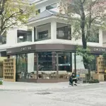 Cho thuê nhà mặt phố nguyễn du, 500m x 4 tầng, có khoảng sân gần 200m. vị trí hoa hậu của phố !