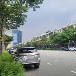Văn phòng vtrí đẹp nhất sala - 390m2 - 140 triệu, hoàn thiện đẹp, tháng máy, máy lạnh,xe máy để hầm
