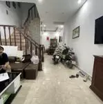 Cần bán gấp nhà phân lô hoàng quốc việt 41m2, 4t, ô tô tránh, vỉa hè