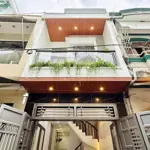 Chú năm bán nhà 40m2 xây 2 tầng đường ngô gia tự,q10 giá 3tỷ050.gần ngã bảy lý thái tổ.hẻm 7m.