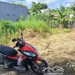 đất thổ cư xây nhà được ngay, xung quanh nhà cửa đông đúc