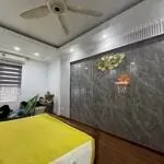 Bán nhà hoàng quốc việt. sđ 40/45m. 6 tầng. dân xây. 10,5 tỷ ctl -0906655155