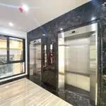Bán building đẹp nhất hoàng quốc việt, 225m2 mặt tiền 10m, nội thất xuất sắc
