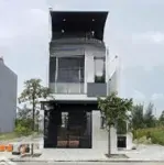 Cần bán nhà hiện đại 1 trệt 1 lầu 100m2 - sổ sẵn - thổ cư - vị trí đẹp - giá nhẹ nhàng