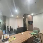 Cho thuê văn phòng full nội thất cho 20 nhân viên và phòng làm việc giám đốc, 110m2, giá 33tr/th