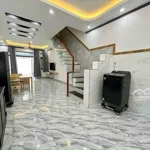 Cho thuê nhà 1 trệt 1 lầu 2 phòng ngủ sân ô tô gần trường tiểu học & chợ phú hoà