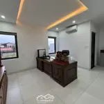 Bán villa triệu đô vip mặt sông rẻ nhất đà nẵng-dt 300m2 view sông xịn xò- có thang máy 4 tầng-11p