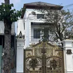 Cho thuê biệt thự 4phòng ngủ 320m2 gần trung tâm thành phố mới bình dương