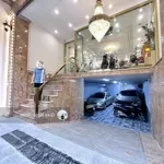 Cần bán building cầu giấy 68m2 9 tầng mt 5,4m ô tô tránh vỉa hè kết hợp ở và kinh doanh