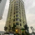 Toà khách sạn 4* hạ long _ 12tang _48phòng _doanh thu 5,4tỷ /năm_giá:60tỷ _ full dịch vụ ra tiền