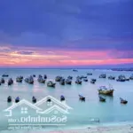 Chính chủ cần bán mặt tiền làng chài mũi né chỉ còn 1 lô di nhất bên đồi view biển