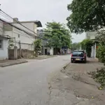 Bán đất cự khối, trong đê, ô tô tránh, dừng đỗ: 100m;