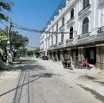 - chính chủ gửi bán lô mặt đường 402 hoà nghĩa, dương kinh, hải phòng. giá 1x triệu/m2
- nằm trên m