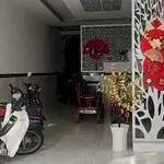 Chính chủ bán nhà 3 tầng mặt phố , 4 pn ngay trung tâm hành chính brvt