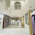 Cho thuê nhà đẹp 1 trệt 1 lầu mặt tiền đường kinh doanh huỳnh văn nghệ