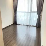 Symphony em cần bán căn 2pn2vs tầng cao view hồ sen thoáng mát. giá bán 5.65 tỷ liên hệ: 0972092688