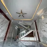 Cần bán gấp căn nhà lầu mới 100% sổ riêng thổ cư gần cty changshin, giáp biên hoà chỉ 10 phút đi xe