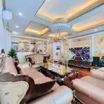 BÁN NHÀ PHÂN LÔ, 70M, MT 5M, VỈA HÈ, Ô TÔ TRÁNH, NỘI THẤT XỊN, Ở NGAY PHỐ TRUNG KÍNH TO.