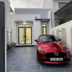 Bán nhà mới xây 3 phòng ngủ có sân đậu ô tô khu trường giang