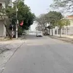 Lô góc 122,6m2 đất đấu giá phường cự khối - mặt phố hoa động đường rộng 17m, ngay cạnh trường học