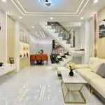Bán nhà nhỏ 3 tầng hẻm trần phú, p4, quận 5, dt 44m2, giá 2tỷ390,đang hđ thuê sẵn 12tr/th, sổ riêng