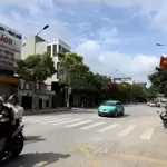 Bán đất tặng nhà lô góc , cách đường hoàng văn thái 50m , ô tải thông