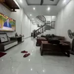 Nhà riêng miêu nha 5 tầng 39m2- 6,4 tỷ. nội thất đủ. ngõ rộng, 100m ra ôtô tránh.