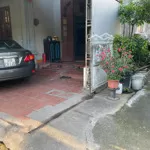 Chính chủ cần bán nhà mái thái 2 tầng đối diện chợ km9, sau nhà có 04 phòng khép kín cho thuê