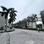 Bán nhà 2 tầng ở ngay trung tâm thị trấn trâu quỳ, khu giãn dân tái định cư 7.2ha, cực hiếm