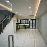 Cho thuê nhà khu him lam, quận 7: dt: 4,5x18m, trệt, 3 lầu, view công viên, nhà mới. 42 triệu/th