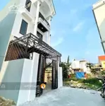 Siêu phẩm 3 tầng độc lập cực đẹp gần ngay chợ minh kha có sân cổng riêng