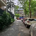 Bán đất tặng nhà 4 tầng tại giảng võ, 131 m2, mặt tiền 11m, ngõ 8m, pháp lý đầy đủ