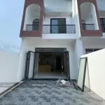 Chỉ 600tr còn lại ngân hàng hỗ trợ vay nhận ngay nhà 1 trệt 1 lầu sân xe hơi, ngay chợ changshin