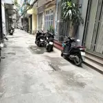 Bán nhà ngã 3 hào nam - hoàng cầu nhà ngõ nông- hai mặt thoáng- sân để 10 xe- nhà xây tâm huyết đẹp