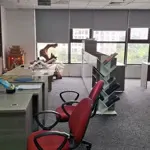 Cần cho thuê văn phòng 90m2 đầy đủ nội thất, giá 27tr xách máy tính đến làm việc. lh 0983 492 593