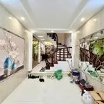 Bác kiên bán nhà mễ trì mua chung cư cho con trai lấy vợ, 50m2 giá chỉ 8.6 tỷ.