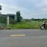 Cần tiền bán 280m2 đất thổ cư sát đường ql lớn, shr nằm gần trường học. giá 198tr