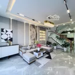 Bán nhà 2 làu mới 100% lộ giới 19m hướng đông nam 3p ngủ 4wc sân thượng dtsd 244m2 giá chính chủ