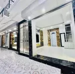 Siêu phẩm sát phố trung phụng, 30m2, thang máy, 8.2 tỷ