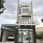 Nhà dĩ an 2 lầu . gần trung tâm ý tế dĩ an