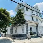 Cho thuê nhà cấp 4 150m2 có sân rộng giá 8tr phù hợp để làm kho , vp ...vv