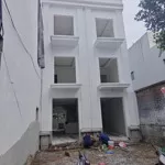 Nhà 3 tầng mới xây, 68m2, có sân riêng để ô tô, giá chỉ hơn 3 tỷ cách bến xe yên nghĩa 15p đi xe