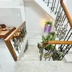 Sau lưng căn mặt tiền - nhà đẹp lê văn việt hiệp phú q9 - 6.7 tỷ - 69m2 - 5pn - xe hơi tới nhà