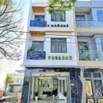 Nhà 3 tầng giáp kdc thuận giao ngay tp thuận an