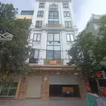 Cho thuê nhà mặt phố quang trung, hà đông. dt 165m2, 7 tầng 1 hầm, thông sàn, thang máy, giá 120tr