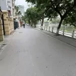 Bán nhà phố bồ đề thang máy, gara oto, gần chợ, ubnd phường, hồ. chính chủ.