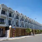 Bán nhà mặt phố sẵn sổ 80m2, giá 6 tỷ tại nguyễn thị khắp, dĩ an, bình dương