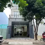 Giá thuê tốt cho thuê nguyên căn nhà 3 tầng 97m2 (5 x 19,5) tại kđt phước long a gần đường
